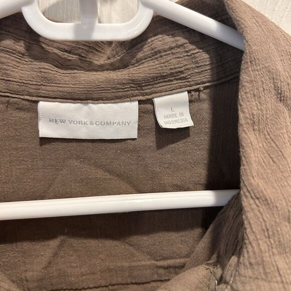 NY&C Large Brown Semi Sheer Button Up Shirt Roll Tab Sleeve Top Career Beachy - Picture 4 of 9